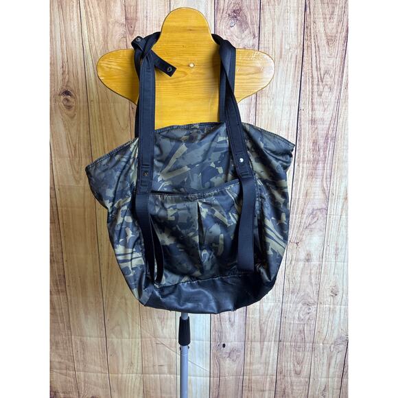 Lululemon Camo Athletic Tote Shoulder Bag Camo
READ DESC. - Picture 2 of 9